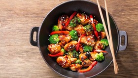 Ilustrasi alat masak wajan cast iron