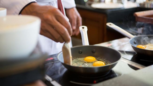 Berbagai peralatan dapur dan rumah tangga sekarang ini bisa didapatkan dengan mudah dan murah. Namun hati-hati, ada berbagai peralatan dapur pemicu kanker.