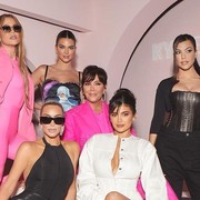 Ini Fashion Item Termahal yang Dipakai Keluarga Kardashian - Jenner di Acara Televisinya