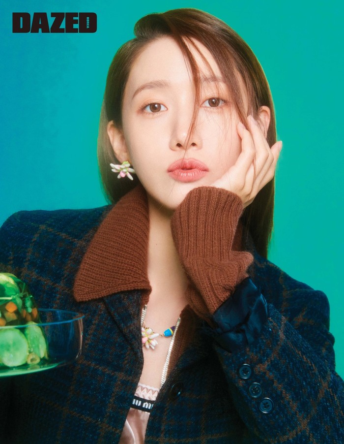 Lim YoonA, merupakan idol K-Pop generasi kedua yang populer semenjak debutnya bersama SNSD/Girls' Generation di tahun 2008, dan menjadi visual pertama dalam dunia K-Pop./ Foto: instagram.com/dazedkorea