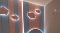<p>Zaskia Gotik sudah menyiapkan kamar bayi untuk anak tercintanya, lho. Kamar Si Kecil terlihat sangat luas dengan dominasi warna <em>pink</em> dan biru. (Foto: Instagram: @zaskia_gotix)</p>