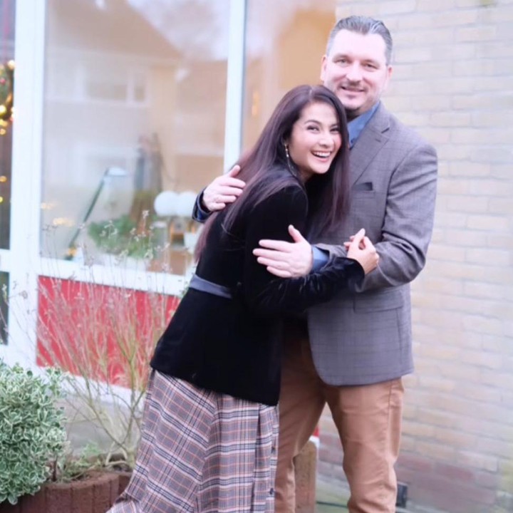 <p>Beberapa waktu yang lalu, Maudy dan Frederik baru saja merayakan <em>anniversary</em> pernikahan mereka. Maudy pun membuatkan sebuah video berisi kolase foto keduanya dari masa ke masa. (Foto: Instagram: @maudykoesnaedi)</p>