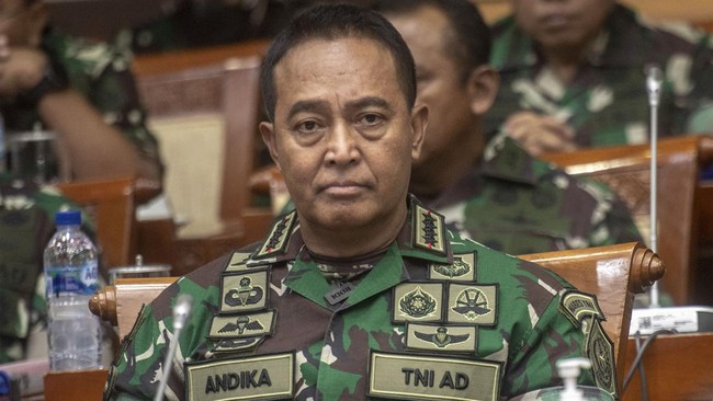 Panglima TNI: Kasus Paspampres Bukan Pemerkosaan, Suka Sama Suka Panglima TNI Jenderal Andika Perkasa mengatakan kasus asusila antara perwira Paspampres dan Kostrad bukan didasari paksaan, melainkan suka sama suka.