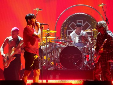 Red Hot Chili Peppers Dedikasikan 'Eddie' untuk Mendiang Eddie Van Halen