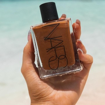 img-title BeauPicks: 5 Produk Shimmer Body Oil untuk Pancarkan Kilauan Kulit di Bawah Sinar Matahari
