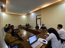 Polisi Hentikan Kasus ASN Sinjai Tendang Pemotor Siswi SMP Usai Damai