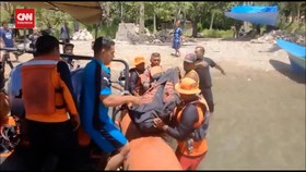 VIDEO: Longboat Tenggelam, 4 Orang Meninggal Dunia