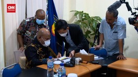 VIDEO: Jokowi Minta Lukas Enembe Hormati Proses Hukum