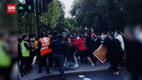 img-title VIDEO: Demo Kematian Mahsa Amini Berujung Rusuh di London