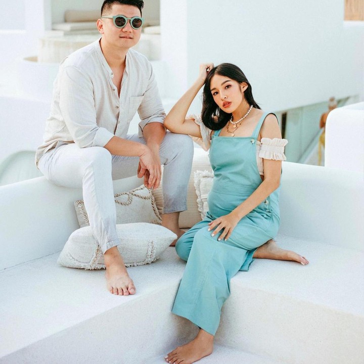 <p>Meski sudah masuki usia kehamilan 7 bulan, Tiffany blum memberitahukan jenis kelamin bayi atau inisial bayi keduanya. "Love you to the sunset and back. Did you guess? Tiffany & Arthur X _________??" tulisnya. Foto: Instagram @tiffanysoetanto</p>