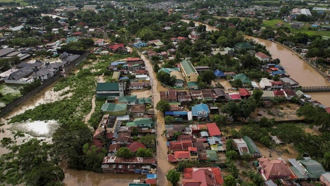 FOTO: Dahsyatnya Amukan Topan Noru Hantam Filipina