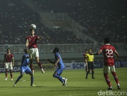 Kemesraan Pentolan The Jakmania dan Viking di Laga Timnas Indonesia