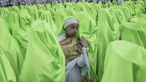 FOTO: Merayakan Penemuan Salib Sejati di Festival Meskel Ethiopia