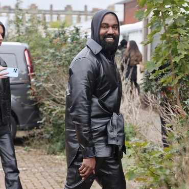 Diduga Nikah Siri, Inilah Sosok Bianca Censori Istri Baru Kanye West