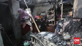 FOTO: Puing-puing Kebakaran Permukiman di Menteng