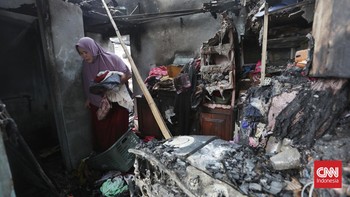 FOTO: Puing-puing Kebakaran Permukiman di Menteng