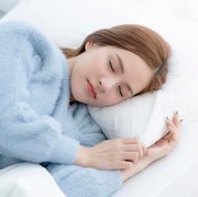 7 Kebiasaan Kecil yang Bisa Bantu Tidur Lebih Nyenyak Menurut Ahli, Cobain dari Sekarang Yuk!