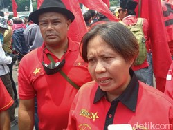 Demo di DPR, Buruh Minta Batalkan Kenaikan BBM hingga Cabut UU Ciptaker