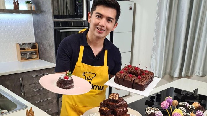 6 Potret Terbaru Nicky Tirta yang Alih Profesi, dari Artis FTV Kini Menjadi Celebrity Chef
