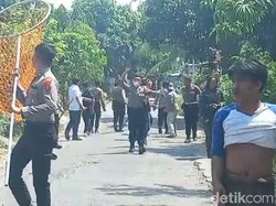 Pria Ngamuk Disebut ODGJ Bawa Celurit-Sekap Ibunya Residivis Narkoba-Pencurian