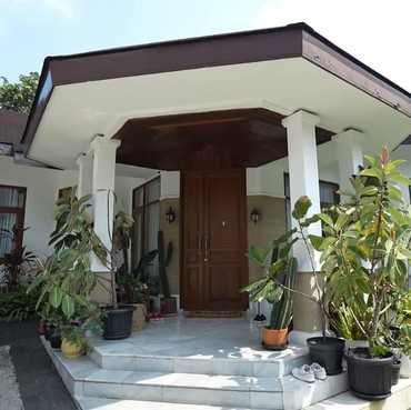 Sering Pindah-pindah, Intip 8 Potret Rumah Kontrakan Sophia Latjuba