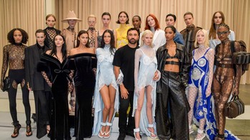FOTO: Salam Perpisahan Riccardo Tisci Buat Burberry