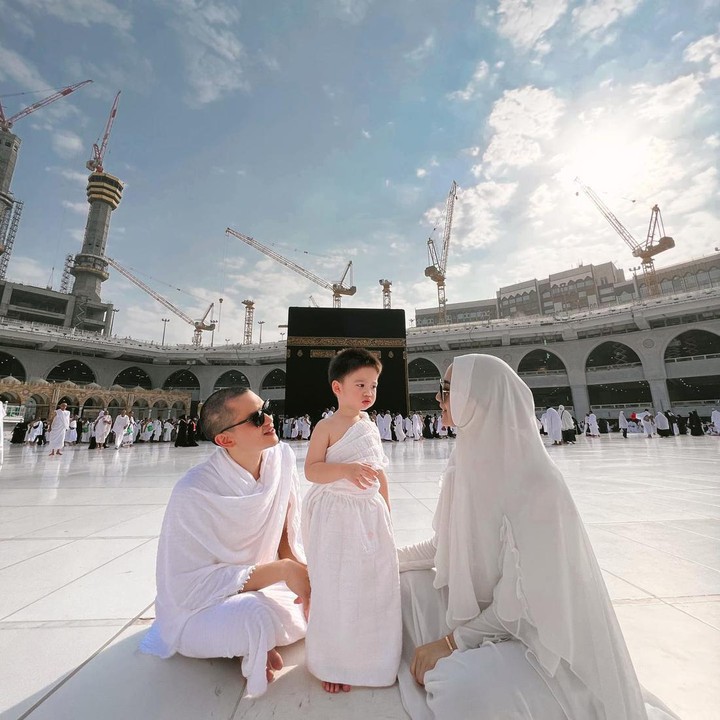 <p>Melalui media sosial, pesinetron kelahiran 28 tahun ini membagikan beberapa momen. Salah satunya potret-potret berikut. (Foto: Instagram @citraciki)<br /><br /><br /></p>