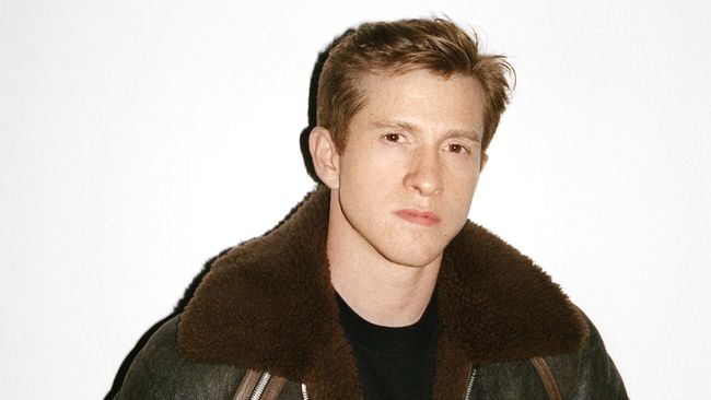 Merek mewah Burberry menunjuk Daniel Lee sebagai chief creative office barunya. Lee dipilih menggantikan Ricardo Tisci.