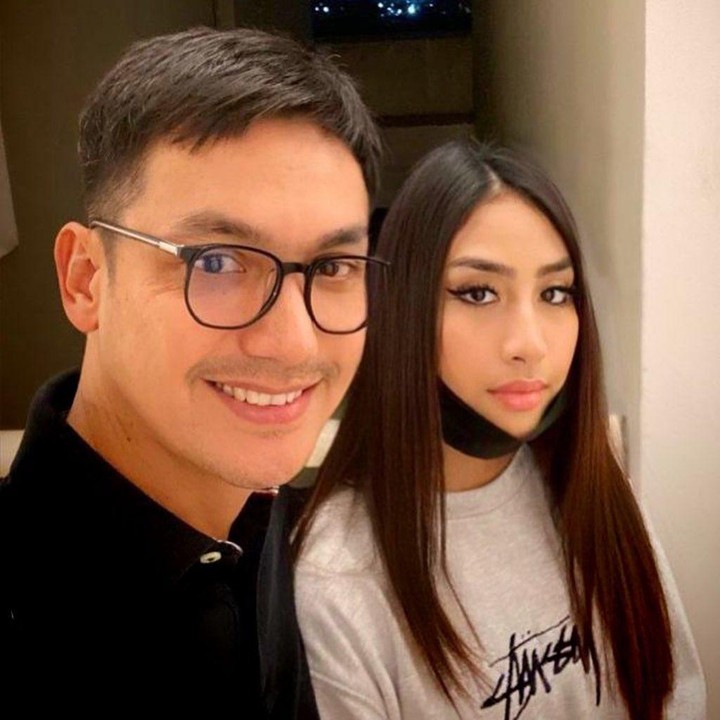 <p>Saat ini Khayra tengah menempuh pendidikan di Singapura, Bunda. <em>"Baik baik di Singapore ya nak belajar nya rajin selalu seperti sekarang dan jangan lupa sholat,"</em> ucap Gunawan. (Foto: Instagram @gunawan_sudrajat_real)</p>
