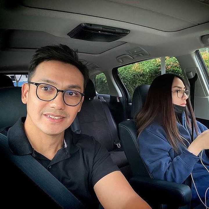 <p>Gunawan juga selalu menemani putrinya ke manapun. Ia sering diam-diam mengabadikan potret anak gadisnya, Bunda. (Foto: Instagram @gunawan_sudrajat_real)</p>