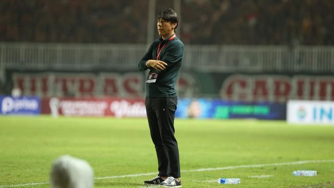 Shin Tae Yong optimistis performa Timnas Indonesia terus meningkat dari pertandingan ke pertandingan di Piala AFF 2022 sehingga suporter tidak perlu khawatir.