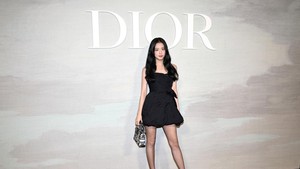 Dari Jisoo BLACKPINK hingga Bangsawan Monako, Ini Potret Selebriti di Fashion Show Dior