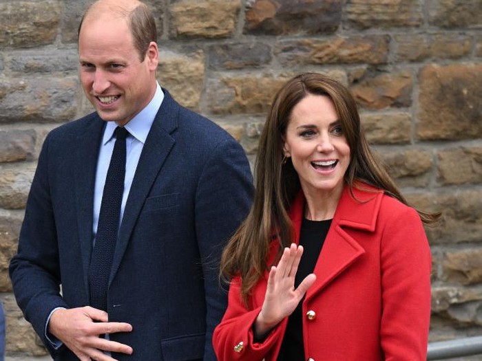 SWANSEA, WALES - SEPTEMBER 27: Prince William, Prince of Wales and Catherine, Princess of Wales leave St Thomas Church, which has been has been redeveloped to provide support to vulnerable people, during their visit to Wales on September 27, 2022 in Swansea, Wales.  (Photo by Karwai Tang/WireImage)