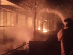 54 Kios di Pasar Banjarsari Ciamis Hangus Terbakar