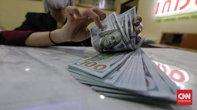 Bank Indonesia mencatat posisi utang luar negeri Indonesia pada Oktober mencapai US$390,2 miliar alias Rp6.094 triliun, lebih rendah dari September 2022.