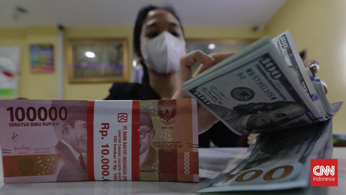 Rupiah Amblas ke Rp16.499 di Tengah Panasnya Demo di Berbagai Kota