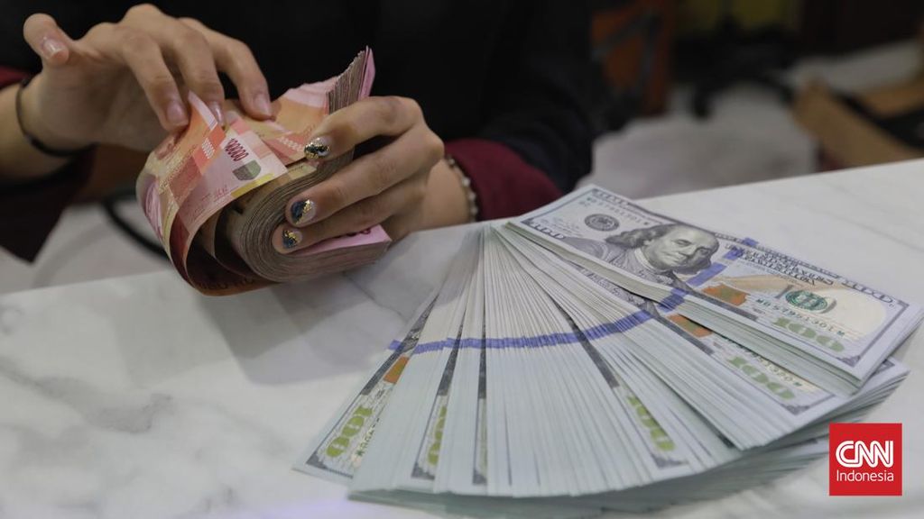 Rupiah Dibuka Melemah ke Rp16.832 Pagi Ini