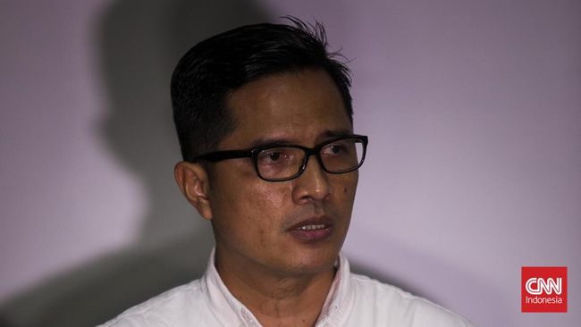 Alasan Febri Mau Bela Putri Candrawathi: Pilihan Profesional Eks pegawai KPK Febri Diansyah mengaku keputusan membela Putri merupakan pilihan profesional sebagai seorang advokat.