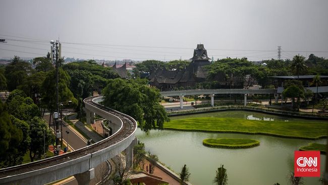 Setelah direvitalisasi selama 10 bulan, Taman Mini Indonesia Indah (TMII) hadir dengan wajah baru. Cara beli tiket masuknya lewat online di situs resminya.