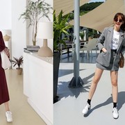 Wajib Punya! Sneaker Putih Bisa Match dengan Berbagai Outfit Termasuk Long Dress