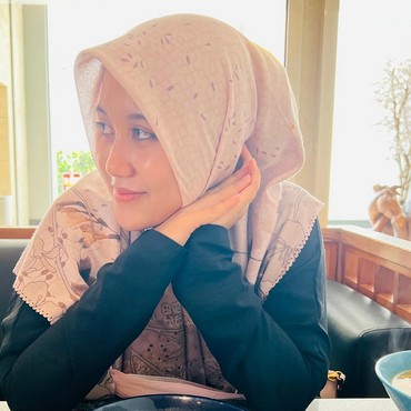 Nikah Usia 12th, 7 Foto Transformasi Lutviana Ulva dari Gadis Polos hingga Punya Cucu