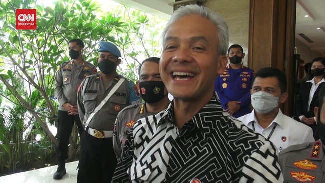 Direktur Riset SMRC Deni Ibrani mengatakan Ganjar mendapat dukungan sebesar 16,5 persen, lalu di bawahnya ada Prabowo dan Anies di daftar kandidat capres. 