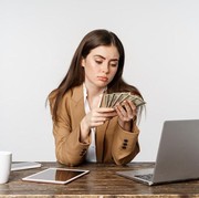 Agar Tidak Susah di Akhir Bulan, Ini 5 Tips Mengatur Gaji Pertama untuk Fresh Graduate
