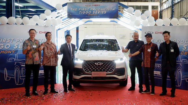 Chery mengumumkan mulai memproduksi mobil di Indonesia. Produksi perdana dimulai 20 September.