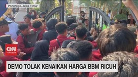 VIDEO: Demo Tolak Kenaikan Harga BBM Ricuh