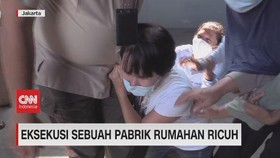 VIDEO: Eksekusi Pabrik Rumahan Ricuh