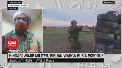 img-title VIDEO: Hindari Wajib Militer, Ribuan Warga Rusia Eksodus