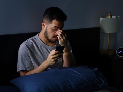 Main Gadget hingga Larut Malam Bisa Turunkan Kesuburan Pria, Ingatkan Ayah ya Bun