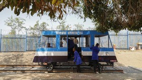 FOTO: Siswa Afsel Lawan Keterbatasan Listrik, Buat Kereta Tenaga Surya
