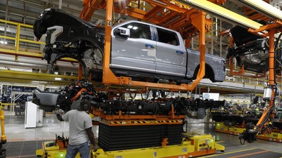 img-title FOTO: Pabrik Ford di Michigan Kembali 'Ngebul'